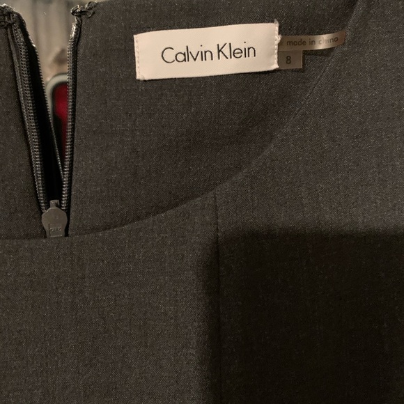 Modest Calvin Klein - Picture 2 of 2